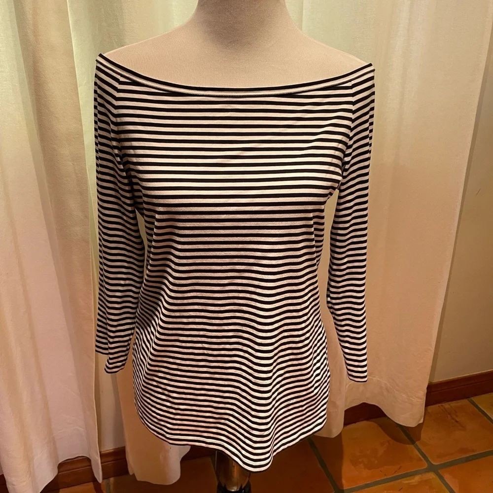 Top - Picture 2 of 4